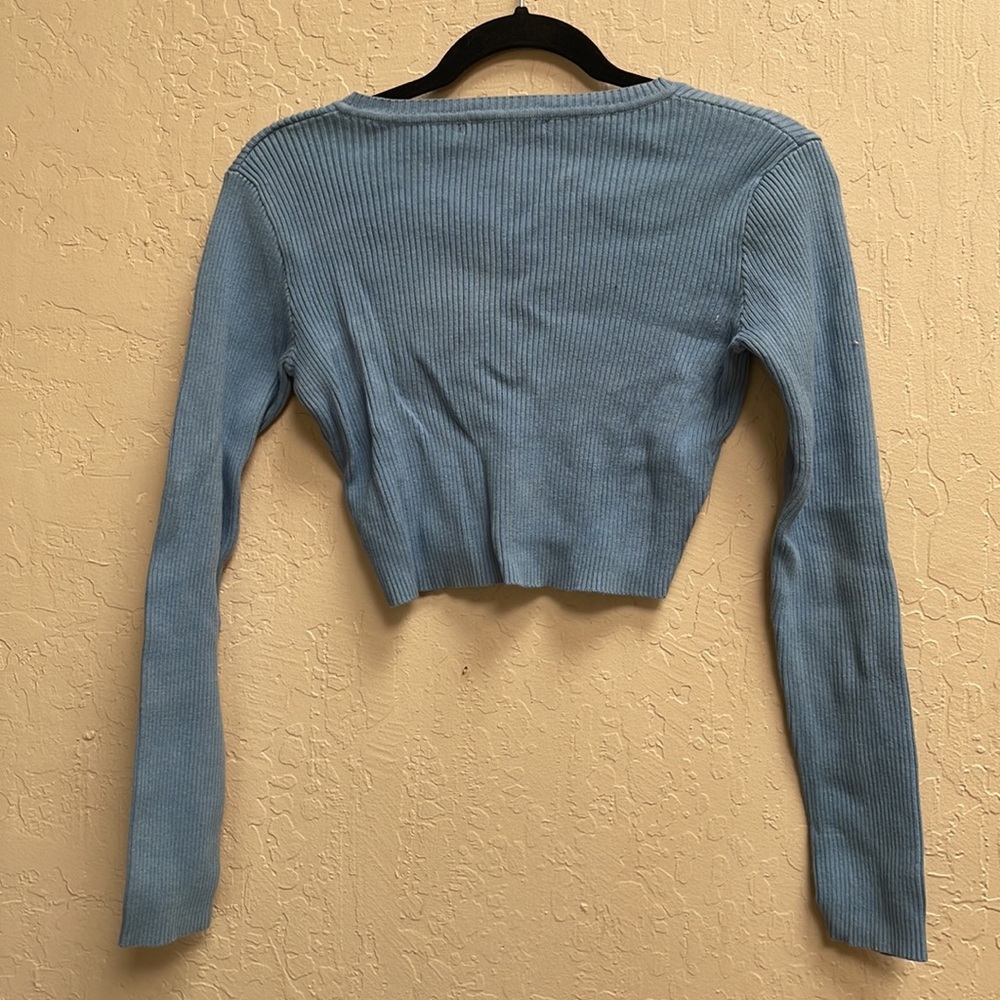 Brandy Melville Cropped Sweater - Picture 6 of 7